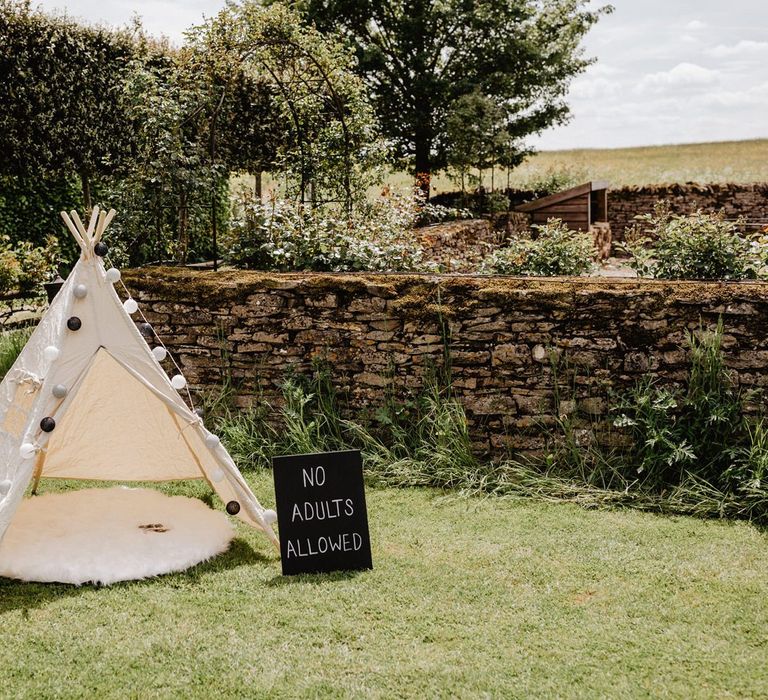 Tipi for Little Wedding Guests