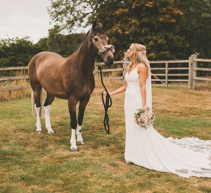 Spencer the horse makes an appearance at couples wedding