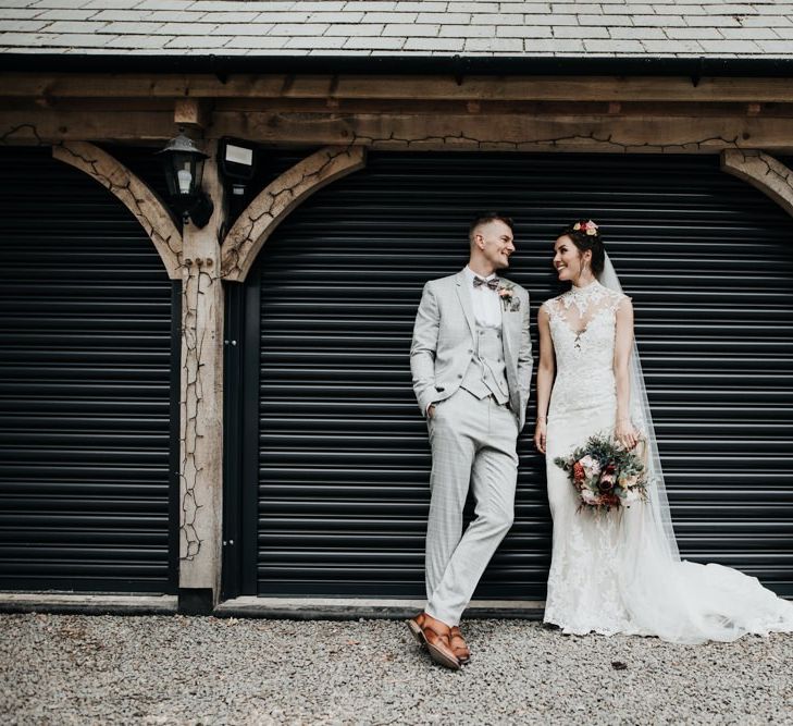 Lace Sleeveless Wedding Dress