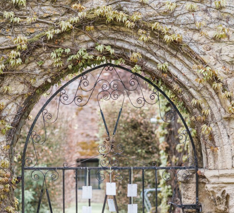 Table Plan Tied to a Country Gate