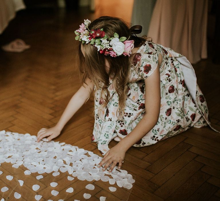 Flower Girl in Floral Print Dress with Flower Crown | Theia Bridal Veil with Petal Detail | Budapest Wedding with Giant Bridal Bouquet, Tuk Tuks and Cadillac | Jágity Fanni Fotográfus