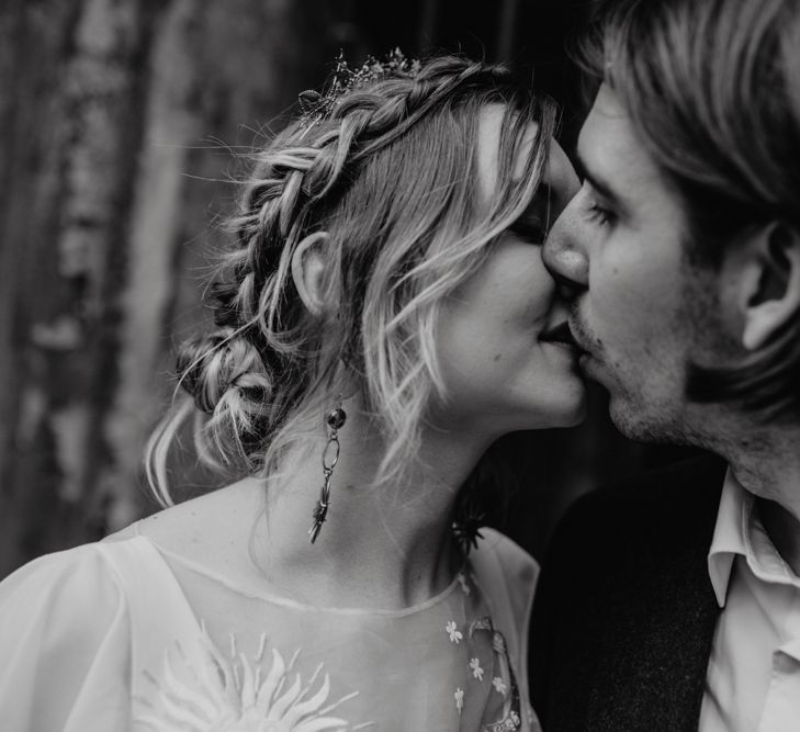 Black and White Bride and Groom Picture Kissing