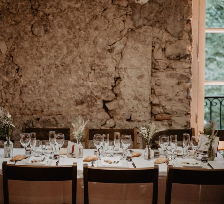 Wedding table decor with dried flowers