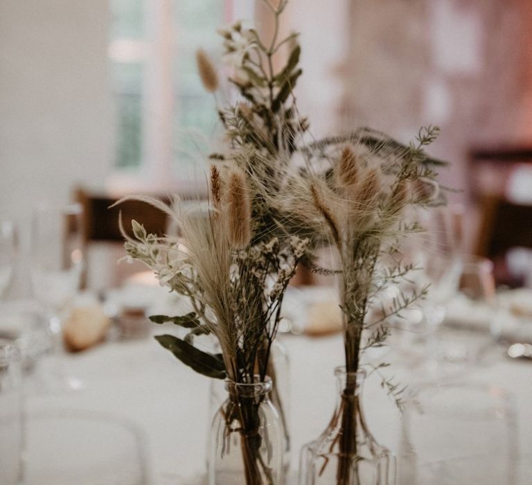 Wedding table decor with dried flowers