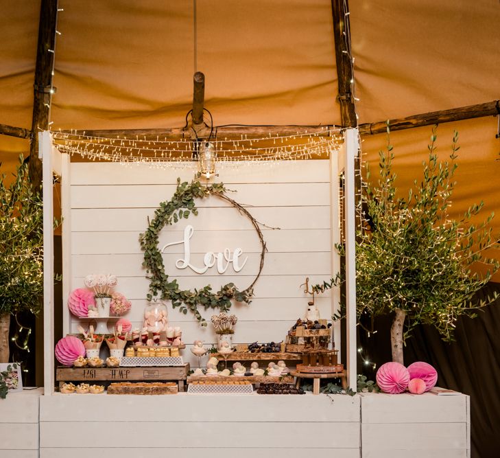 Teepee Tent Wedding With Romantic Meadow Inspired Styling // PapaKata Spring Open Day // Images By Dominic Wright // Styling By Natalie Hewitt