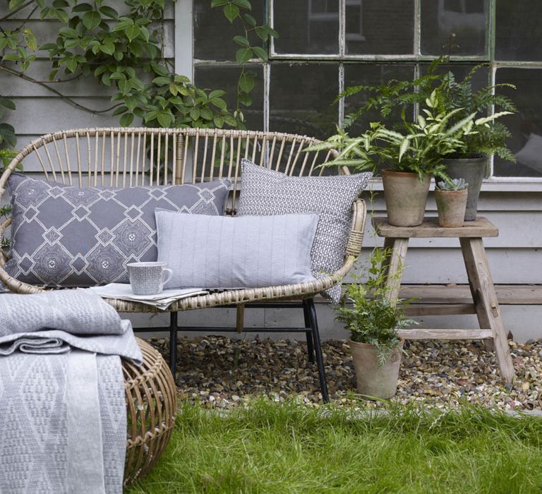 Wicker Outdoor Garden Furniture with Cushions