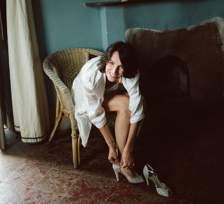 Wedding Morning Bridal Preparations | Anniel Shoes | Green &amp; White Bohemian Wedding in the Rain at Castello di San Sebastiano da Po, Italy | Margherita Calati Photography | Second Shooter Carlo Vittorio