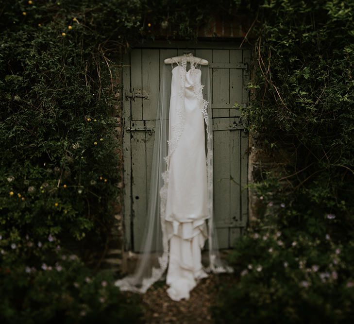 Lace Detail | Tropical Humanist Wedding Outside | Custom Enzoani Gown and Veil | Lucy Turnbull Photography