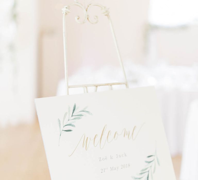 Elegant Stationery With Leaf Design