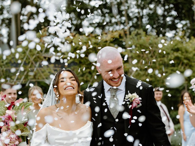 £200 off your chosen wedding package + FREE couples shoot for 2026