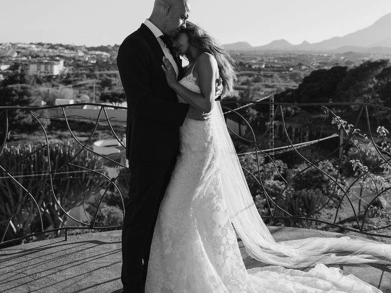 Exclusive content creation offer when you book us as your wedding photographers!