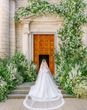 stunning-white-wedding-flowers-wedding-flower-trends-2025