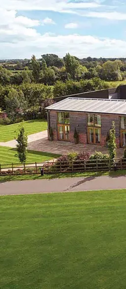 mythe barn east midlands barn wedding venue