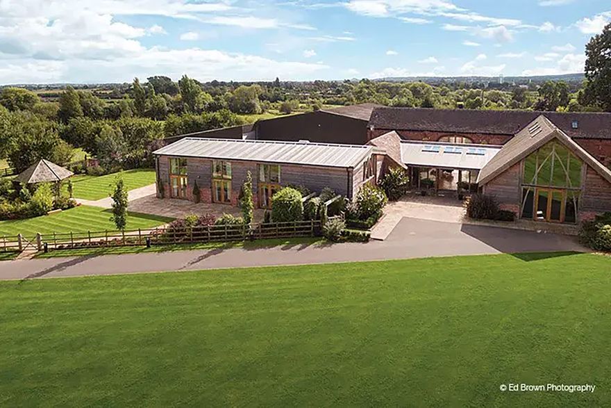 mythe barn east midlands barn wedding venue