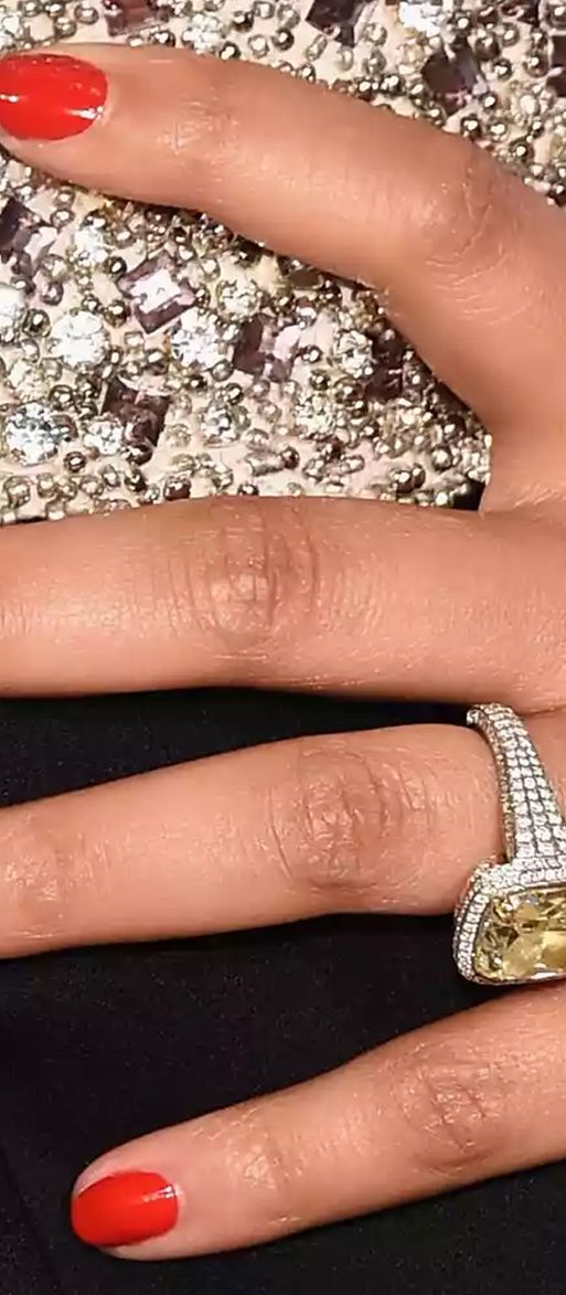 celebrity-engagement-rings-alicia-keys