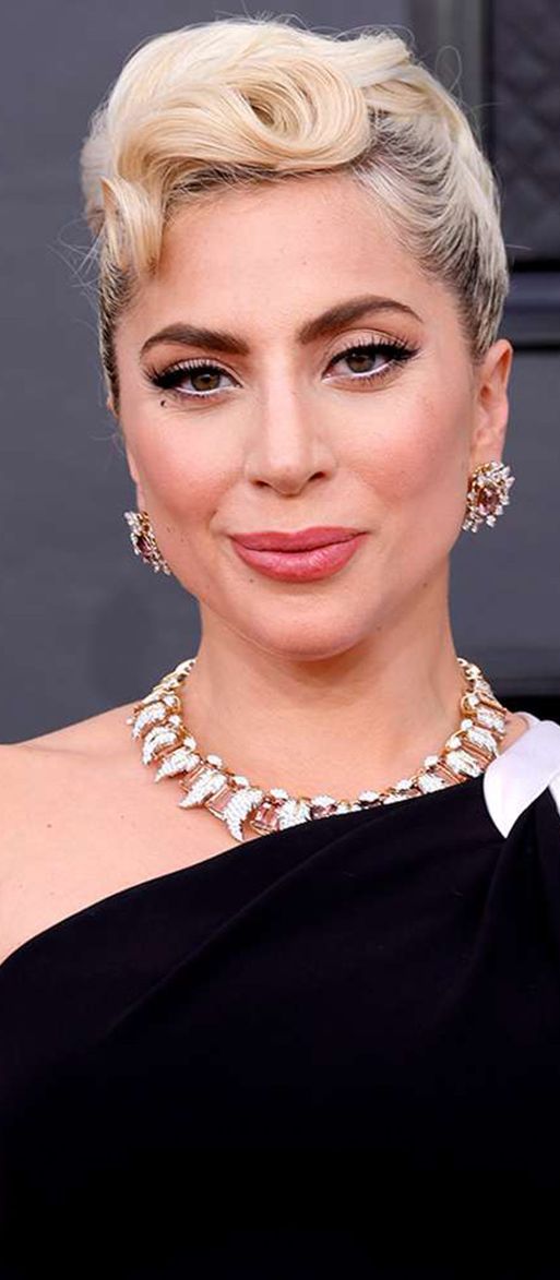 lady-gaga-solitaire-engagement-ring