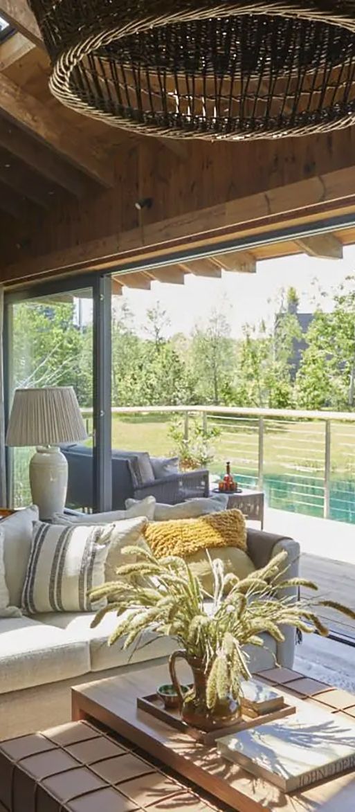 Lakeside Cabins minimoon autumn honeymoon idea in the Cotswolds