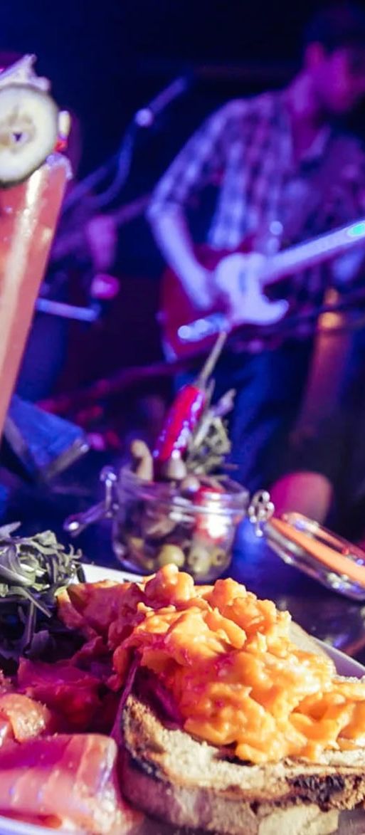 Live music band, brunch food and cocktails at the Piano Works bottomless brunch 