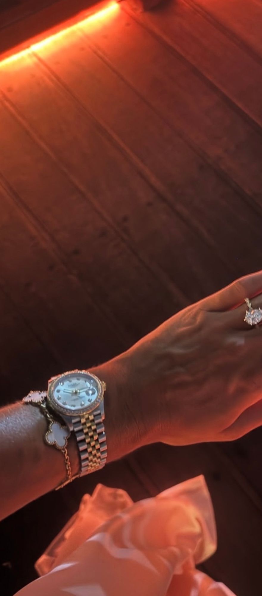 Diamond-pear-shaped-engagement-ring-molly-smith