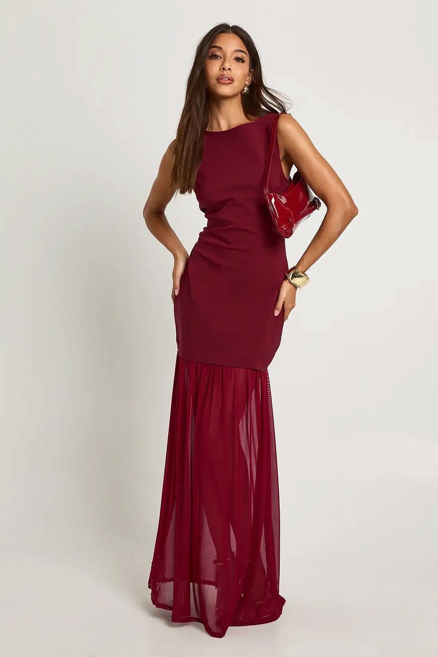 Burgundy Wedding Guest Outfits: 26 Stylish Winter Looks Burgundy Wedding Guest Outfits: 26 Stylish Winter Looks