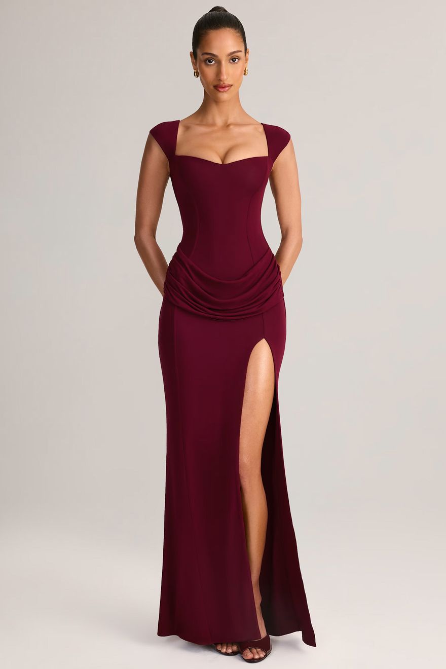Burgundy Wedding Guest Outfits: 26 Stylish Winter Looks Burgundy Wedding Guest Outfits: 26 Stylish Winter Looks