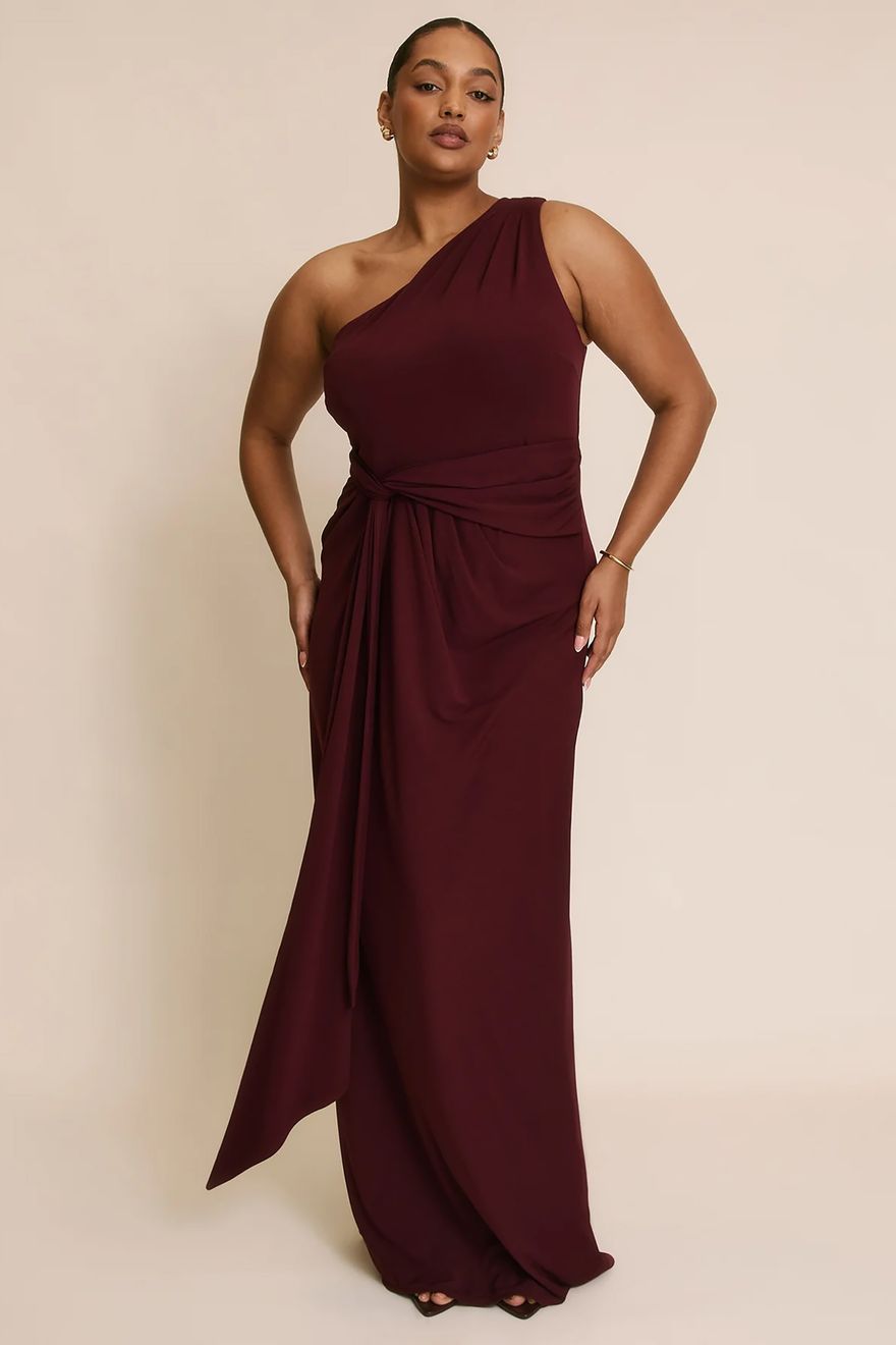 Burgundy Wedding Guest Outfits: 26 Stylish Winter Looks Burgundy Wedding Guest Outfits: 26 Stylish Winter Looks