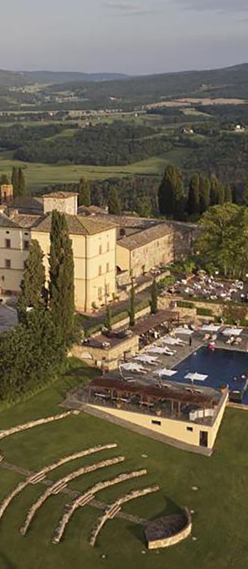 Exterior or castle style minimoon hotel in Tuscany