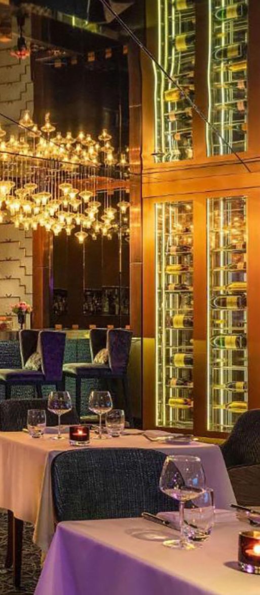 Bar and dining area at luxury minimoon hotel in Istanbul