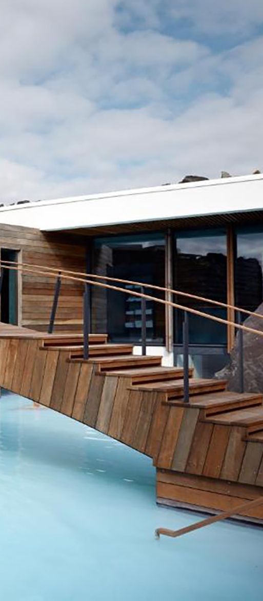 Blue Lagoon retreat with natural pool for minimoon in Iceland