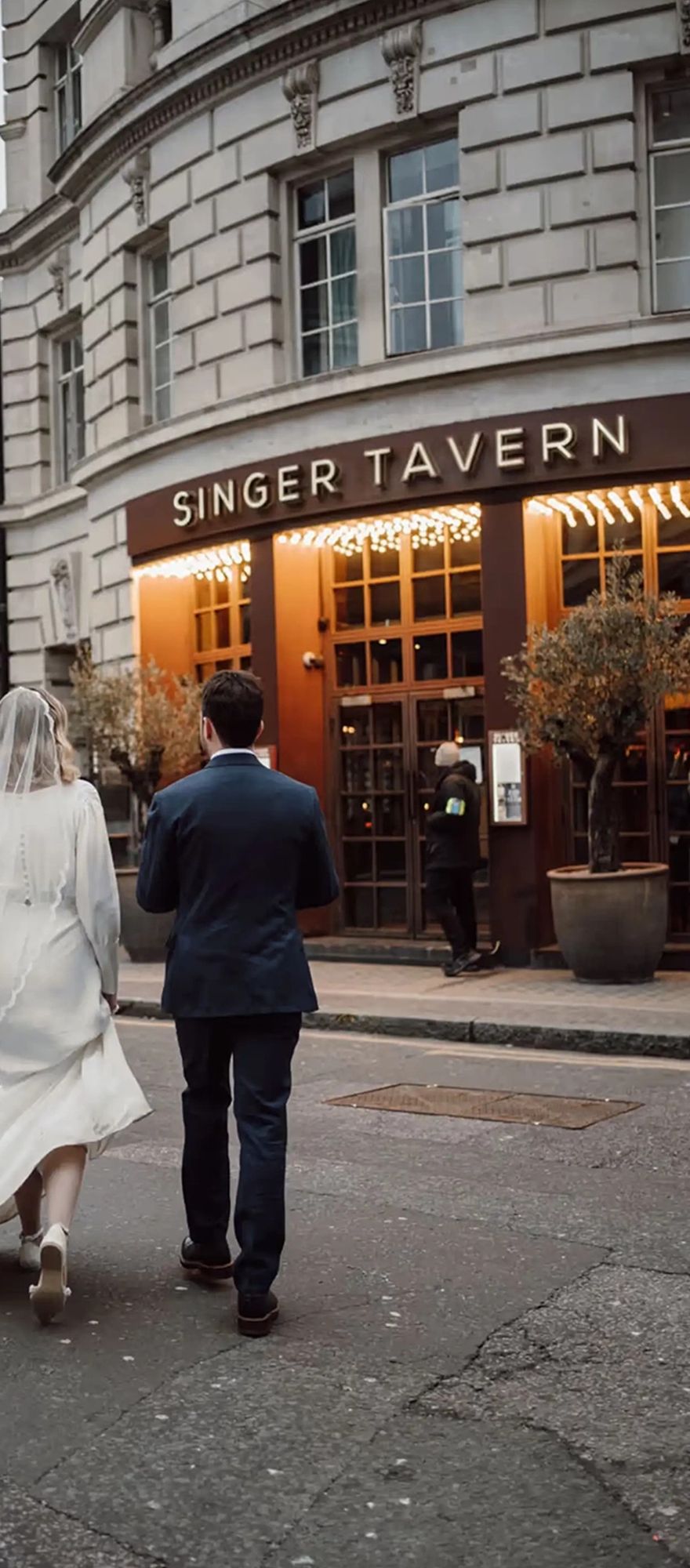 Singer Tavern