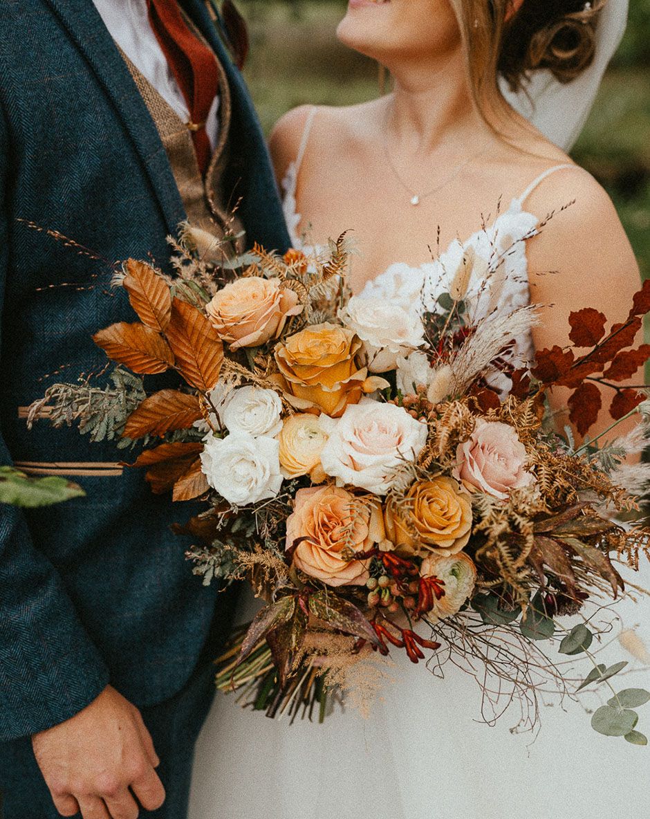 Simple Fall Wedding Flowers Bouquet simple-fall-wedding-flowers-bouquet