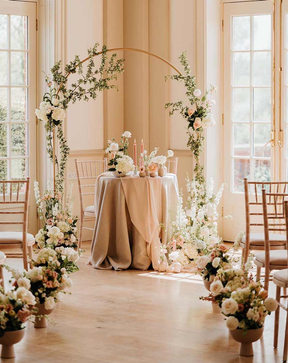 Romantic Elegance Wedding hot Arbor