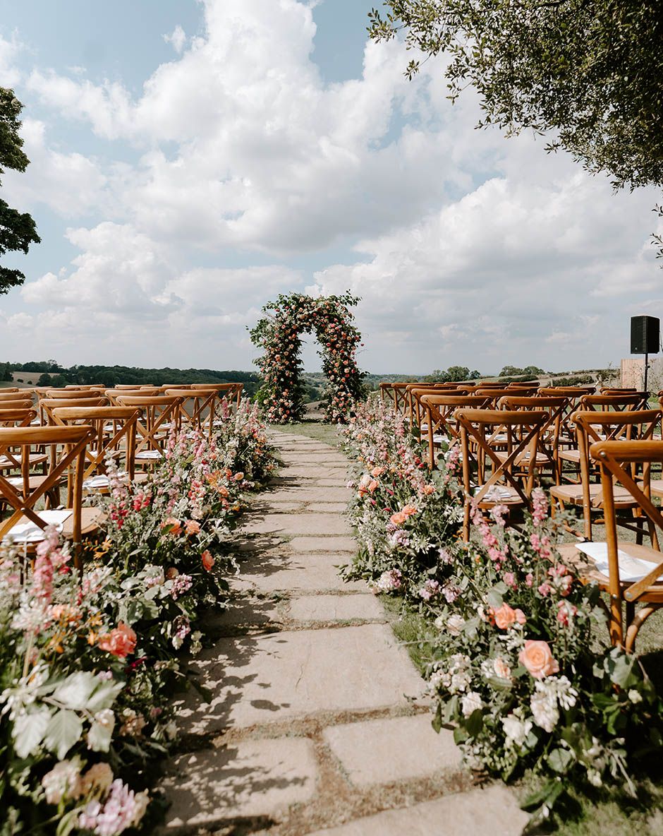 Wedding aisle decor ideas diy | Honestweddingadvice.com
