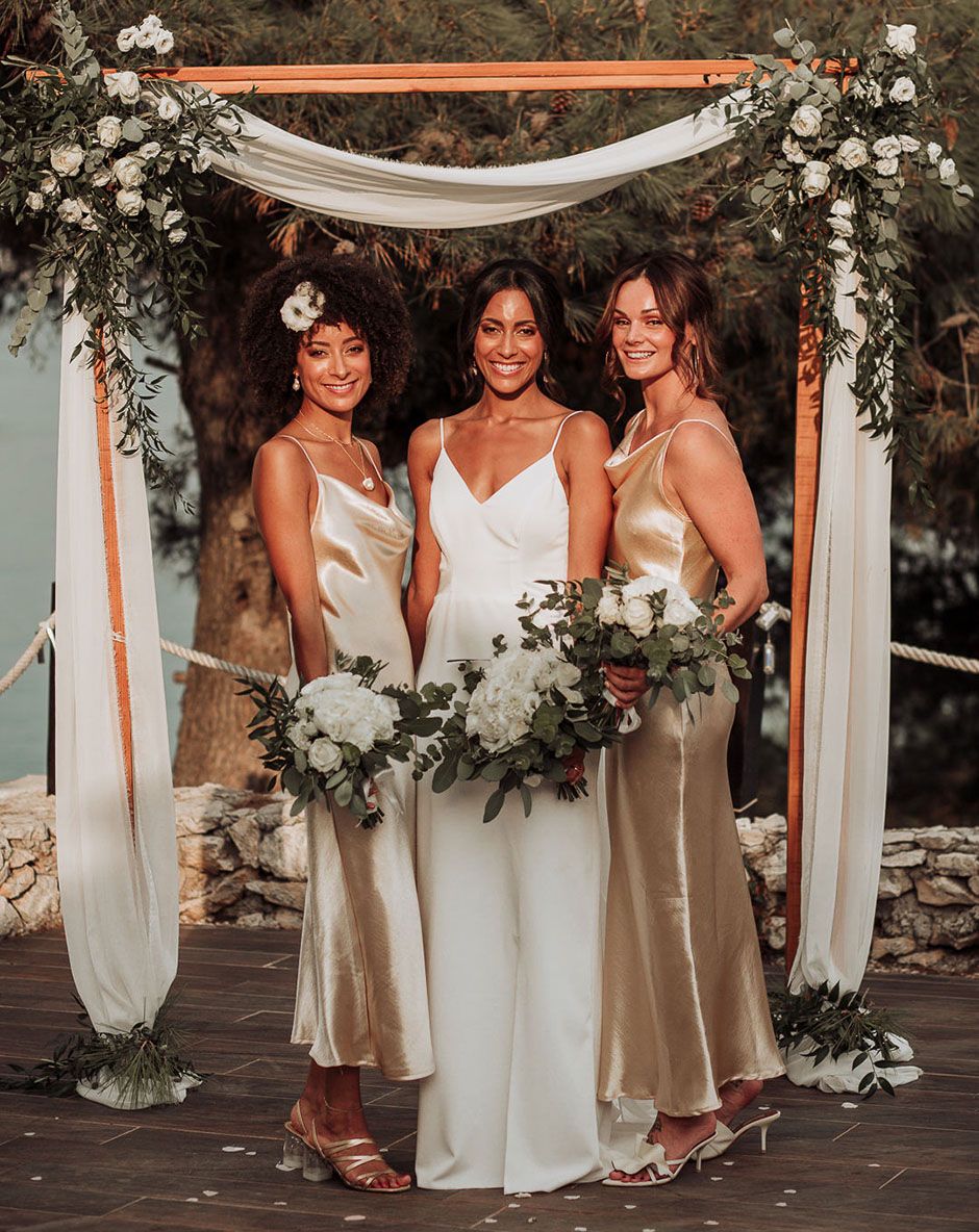 14 Gold Bridesmaid Dresses | Champagne, Rose Gold, Sequins 14 Gold Bridesmaid Dresses | Champagne, Rose Gold, Sequins