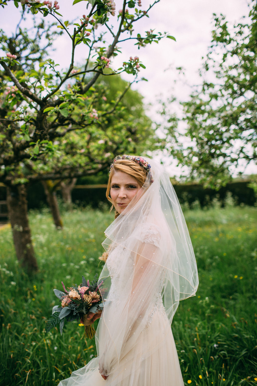 Diy Rustic Wedding At Sulgrave Manor With Maggie Sottero Gown