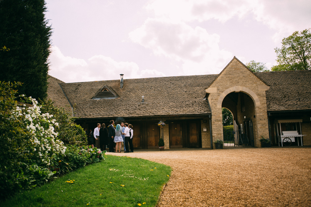 Diy Rustic Wedding At Sulgrave Manor With Maggie Sottero Gown