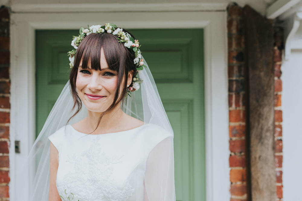 wedding crown with veil