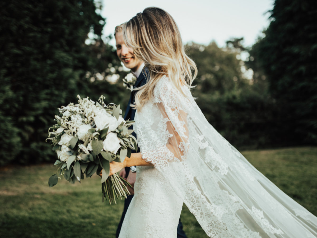 wedding dresses with capes 2019